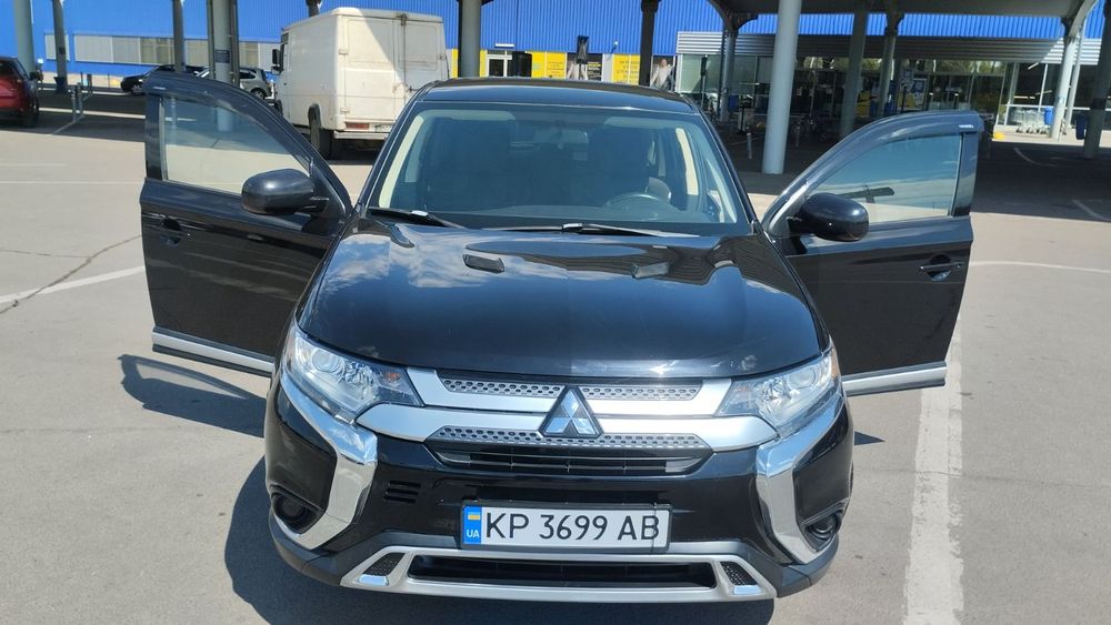 Митсубиси отлендер