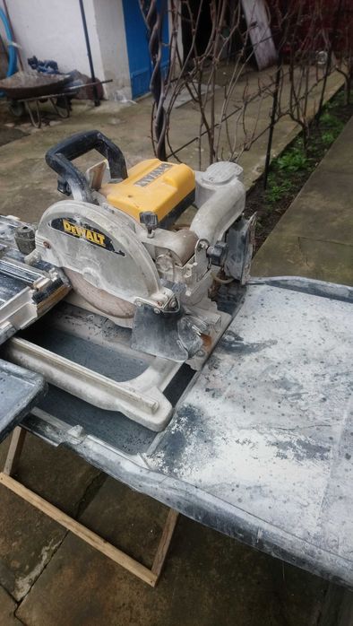Плиткорез DeWalt 2400