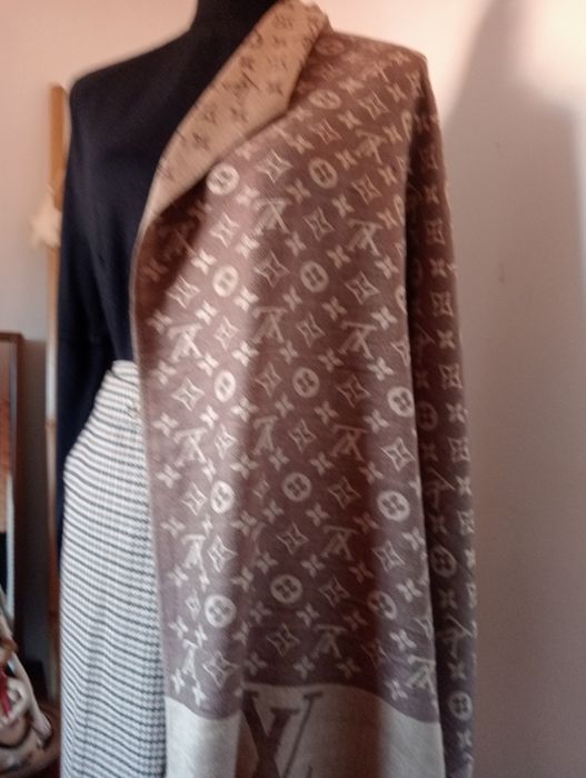 Echarp nova com etiqueta _- Clássico