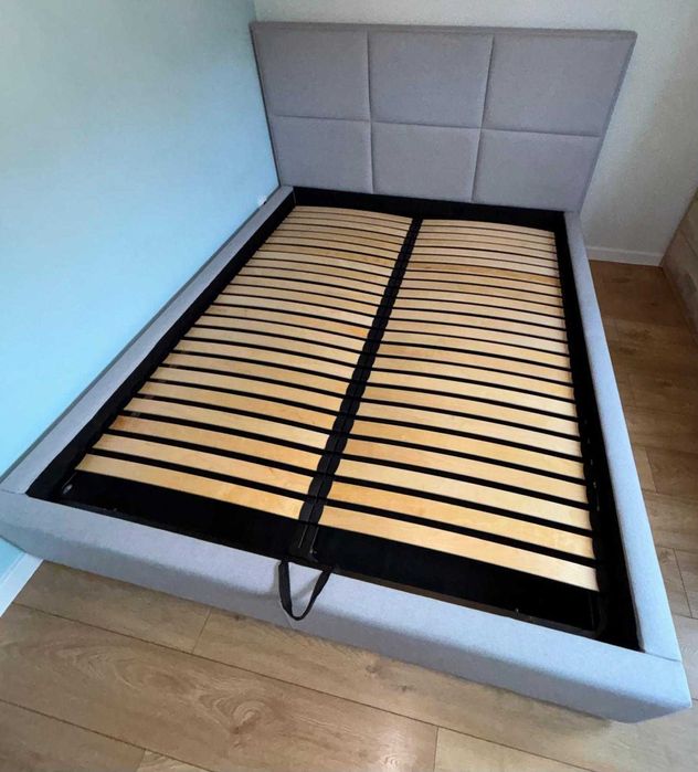 Łóżko 160 x 200 zagłówek pojemnik