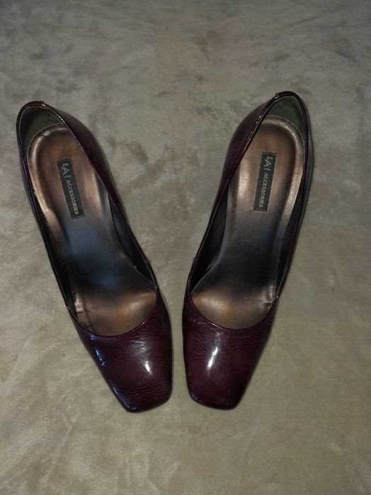 2€ Sapatos Senhora Nº38 - Em muito bom estado!