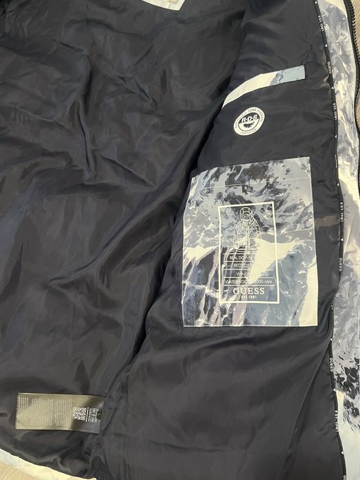 Puffer jacket Guess
