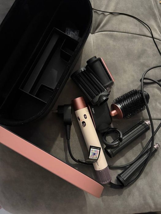 Dyson airwrap i.d.