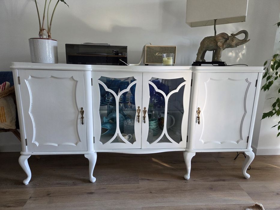 Aparador antigo restaurado Queen Anne