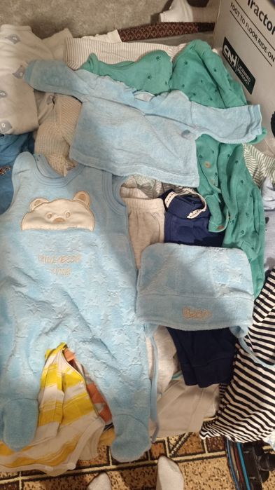 Дитячі речі, памперси, гігієна