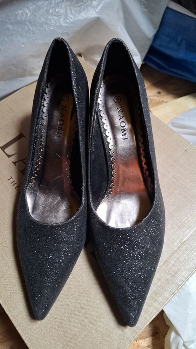 Buty szpilki czarne brokatowe błyszczące
