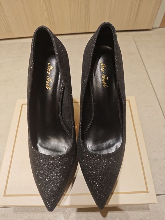 Buty na obcasie czarne