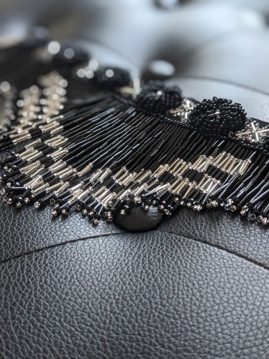 Борщівський язик. Чорний з чорними квітами в наявності. Інші під замов