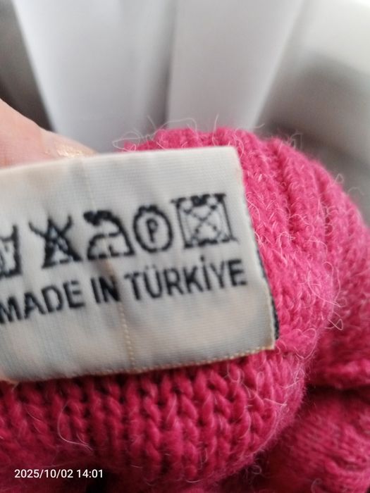 Светр на дівчинку