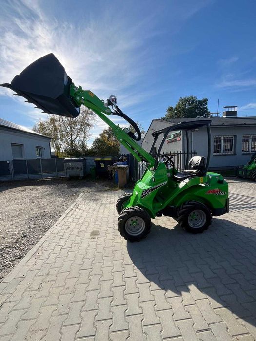 Ładowarka AVANT 423