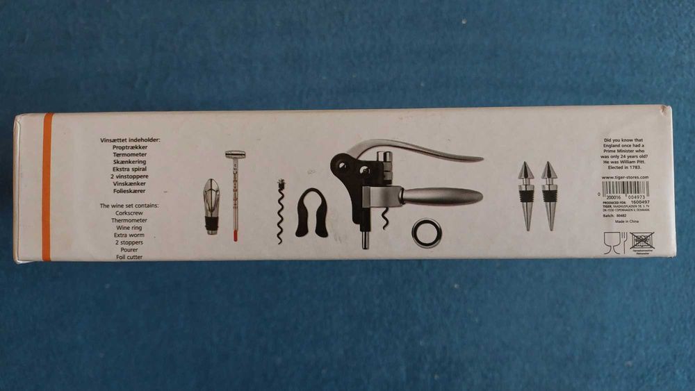 Wine accessory set430581204449372162