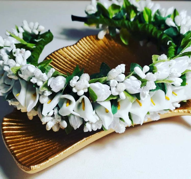 Віночок з весняних квітів