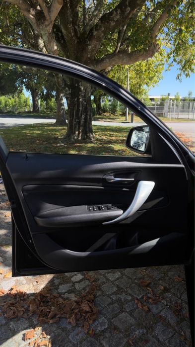 F20 116d sport como novo