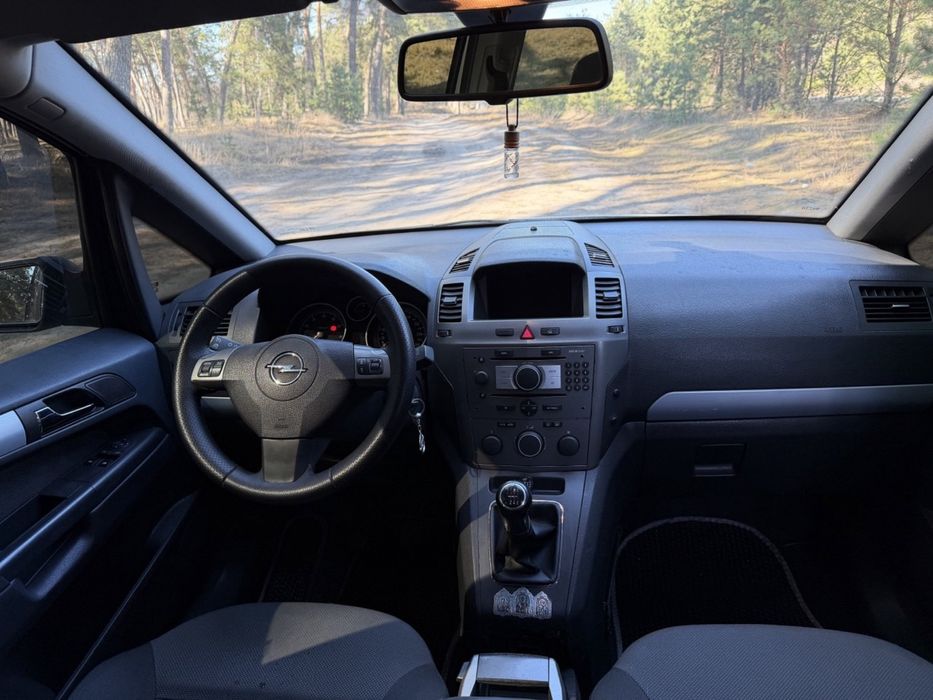 Продам Opel Zafira B
