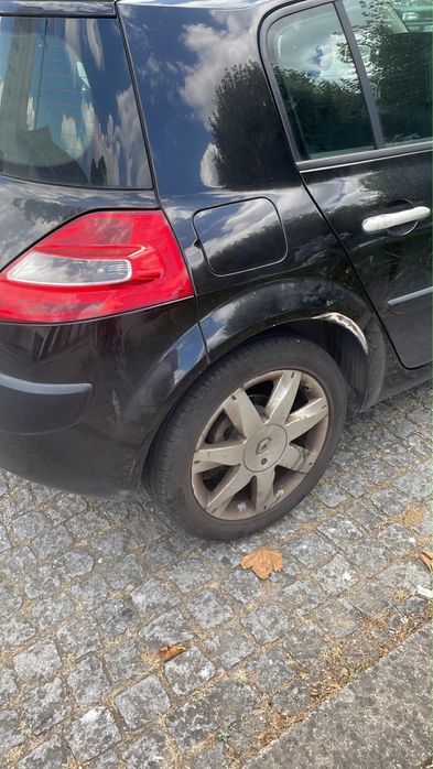 Vendo ou troco por carrinha 2 L com caixa fechada