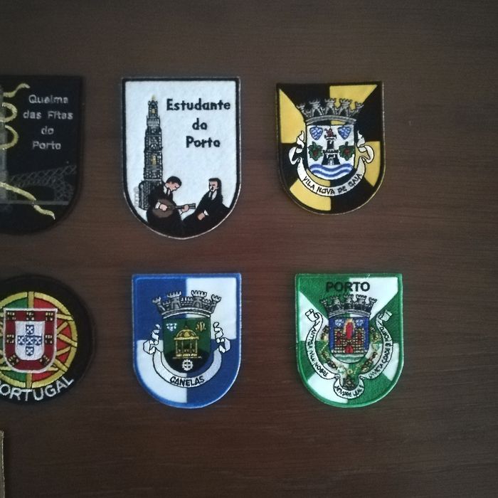 Conjunto de 9 emblemas para capa académica