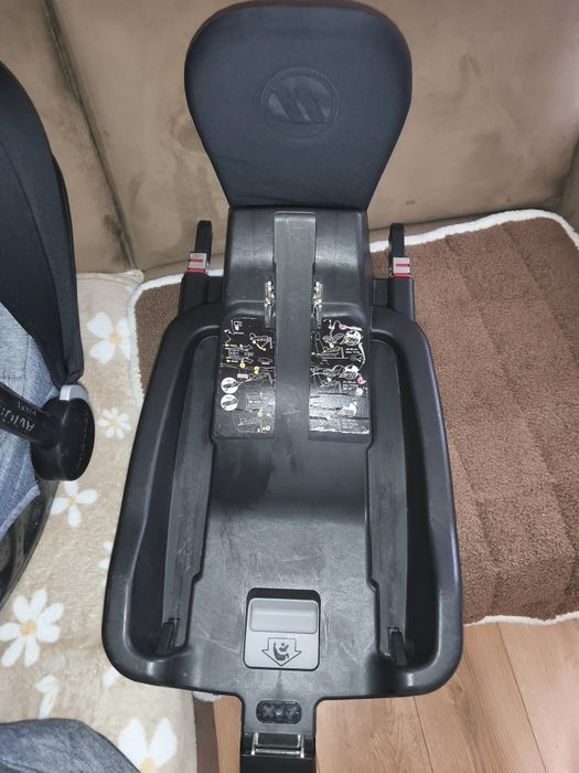 Fotelik samochodowy avionaut Pixel z bazą