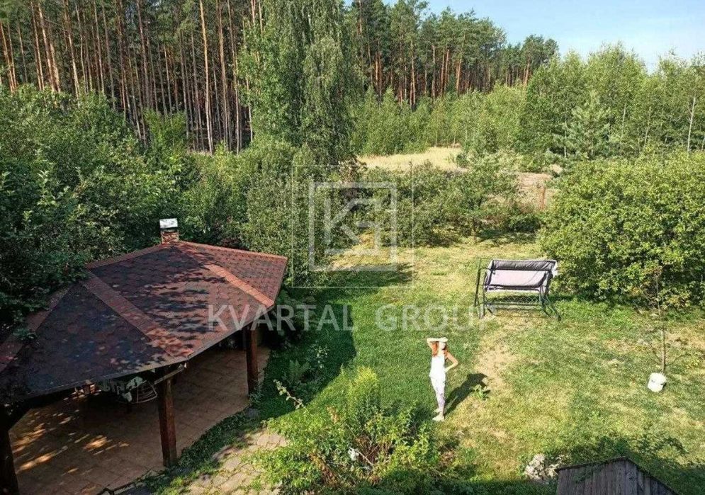 Затишний будинок із каміном, терасою та 12 сотками біля лісу