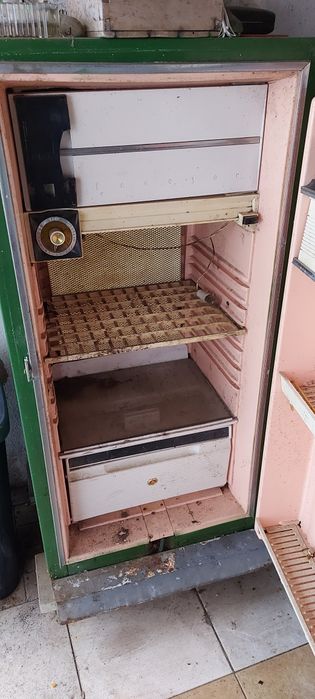 Vintage Refrigerator64585176361474123