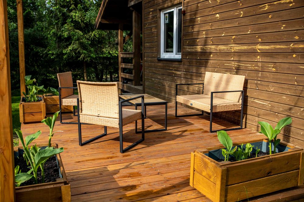 dom nad Saskiem z prywatnym pomostem.