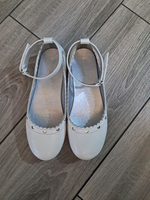 Buty białe komunijne