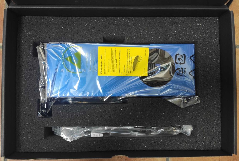Karta graficzna AMD Radeon PRO WX 9100 16GB HBM2 2048 bit 7680 x 4320