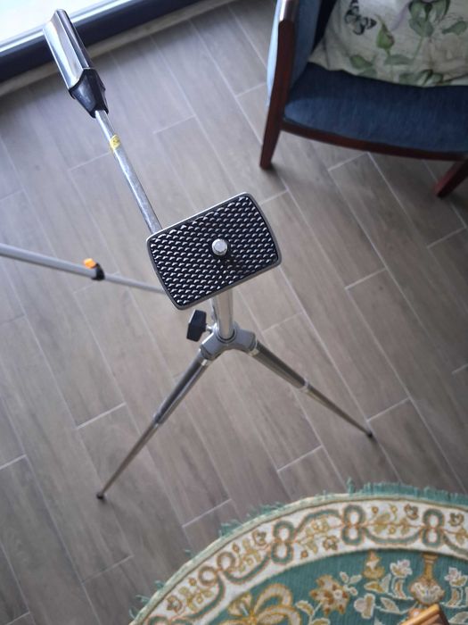 Tripés Unomat SVA 44 e Swallow, cabeças oscilantes e rotação de 360º