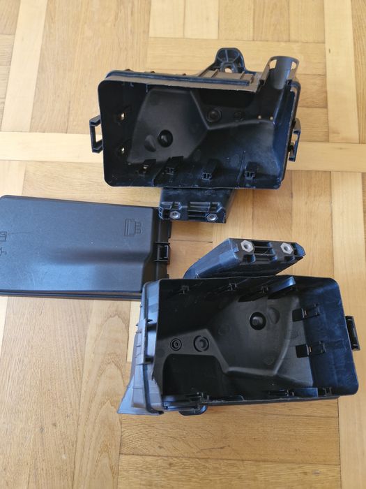 Корпус блока запобіжників VW ID.4 1EA907361A, 1EA971792, 1EA971394A
 Н