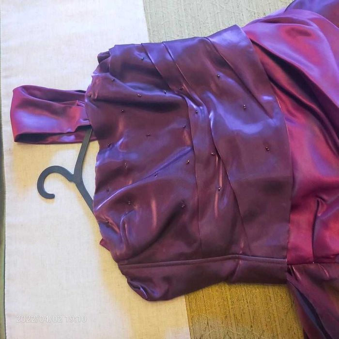 Vestido de cerimónia roxo com reflexos (ÓTIMO ESTADO)