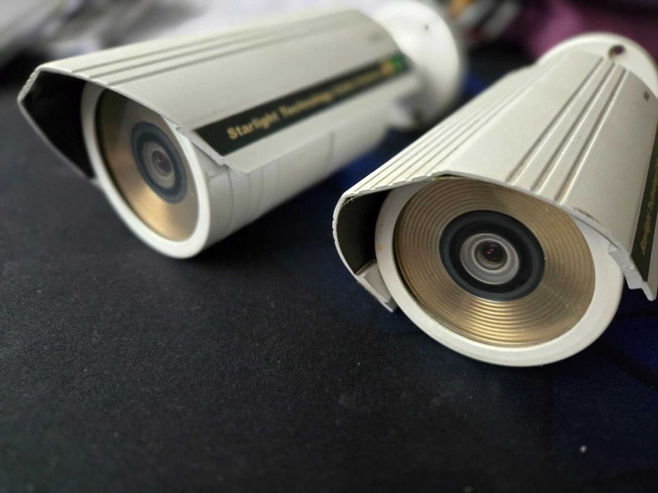 Gravador videovigilância 8 canais 500GB + 2 câmaras bullet de exterior