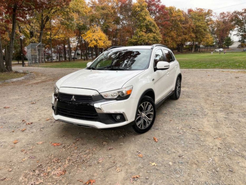 Mitsubishi Outlander Sport      2017