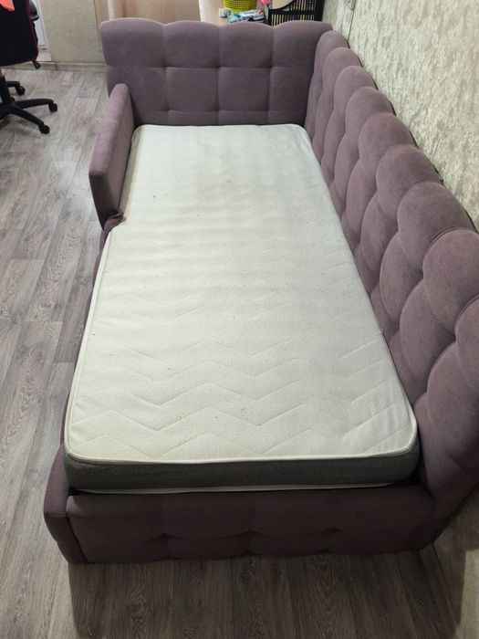 Ліжко для дівчинки