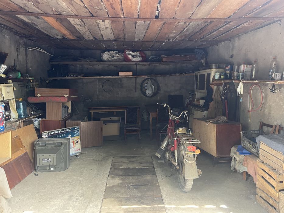 Продам гараж на цементике