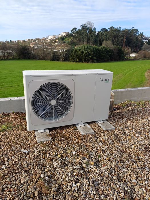 Instalação de ar condicionado trabalhos de picheleiro e aquecimento piso radiante