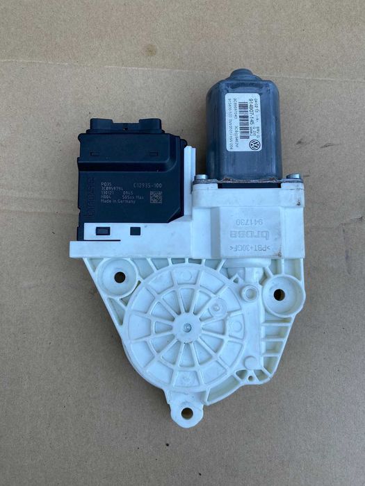 Моторчик склопідіймача Volkswagen Passat B7, CC