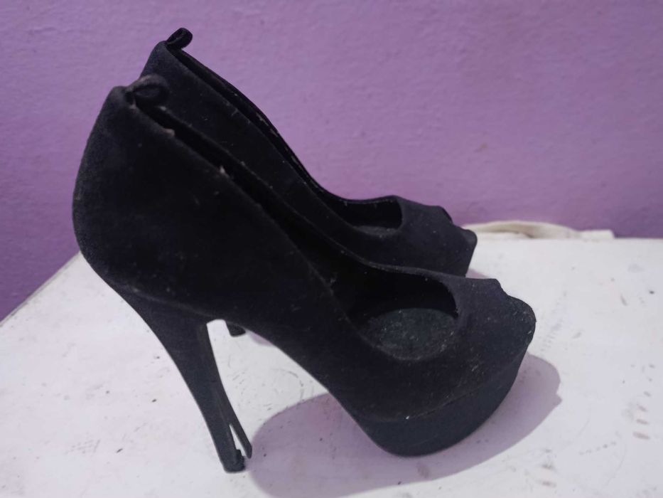 Sapatos salto alto