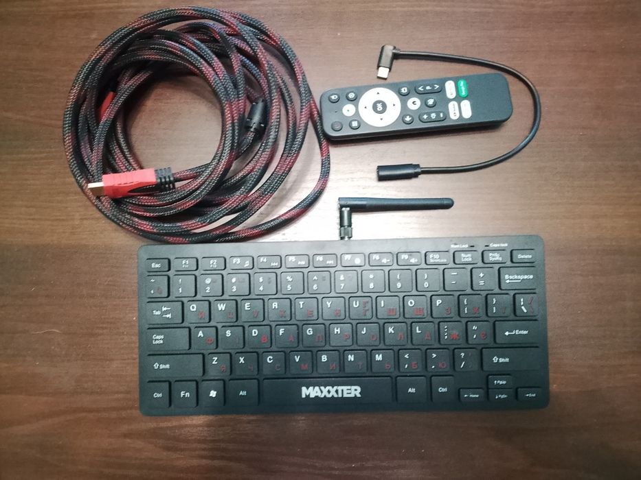 Tv-приставка dq10 2/16 вмонтована в клавіатуру