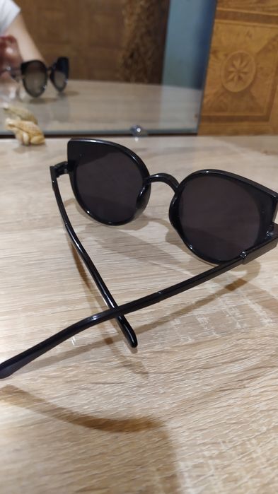 Очки солнцезащитные