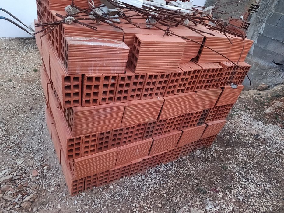 Tijolos ( Mais de 300)