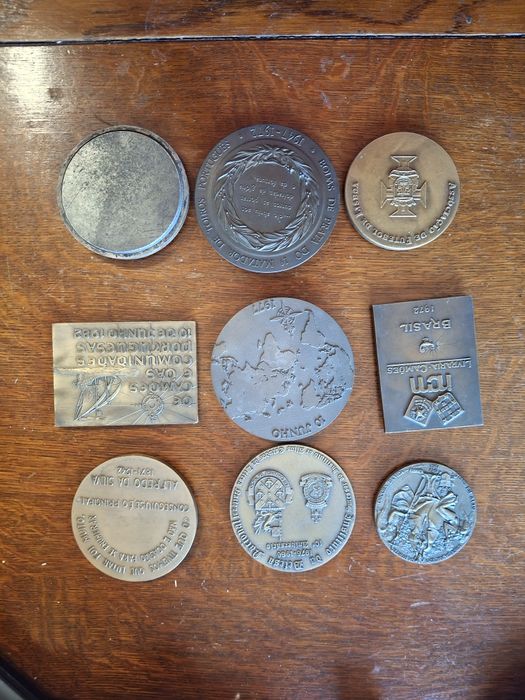 9 medalhas antigas  Camões diamantino vizeu  cuf etc