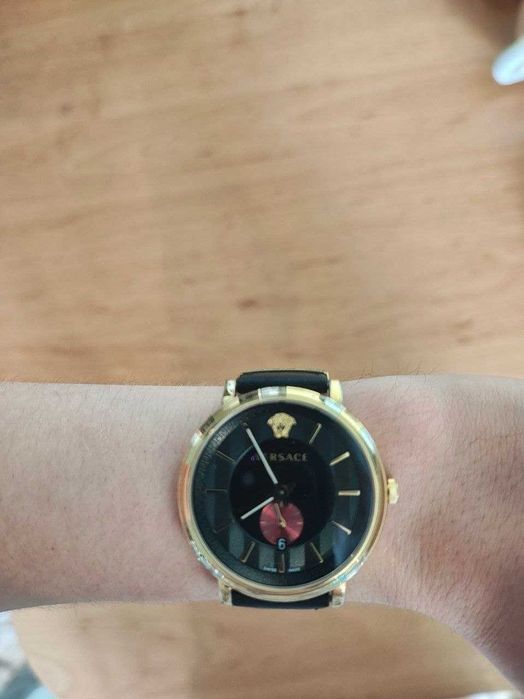 Мужские наручные часы Versace V-Circle