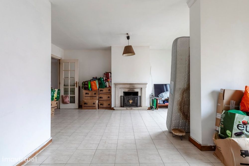 Apartamento T3 Duplex c/ Varanda e Terraço na Rinchoa, Rio de Mouro