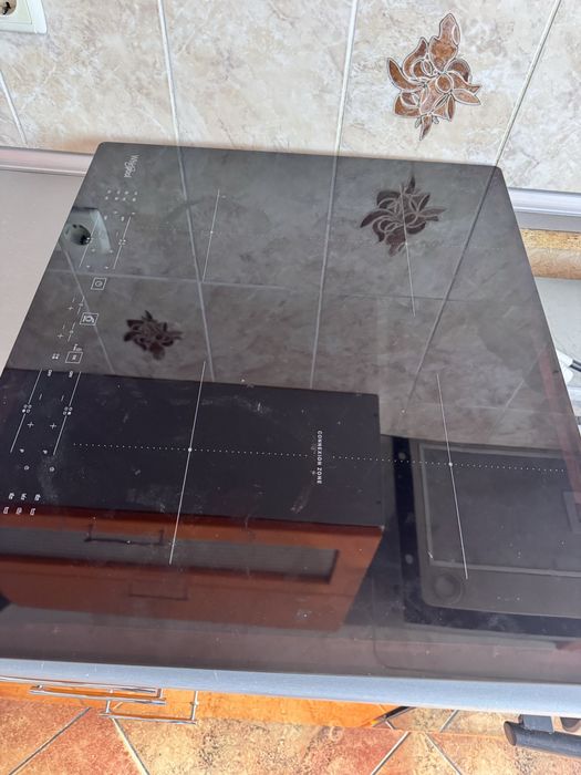 індукційну варильну поверхню Whirlpool WB B8360 NE. Б/в