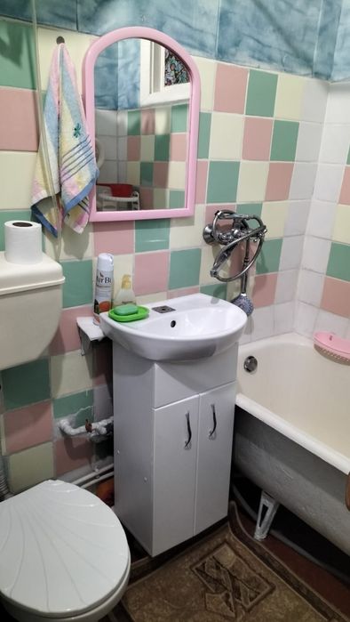 Квартира подобово. Метро Святошин 150 метрів.Онкоцентр.Завод Антонова