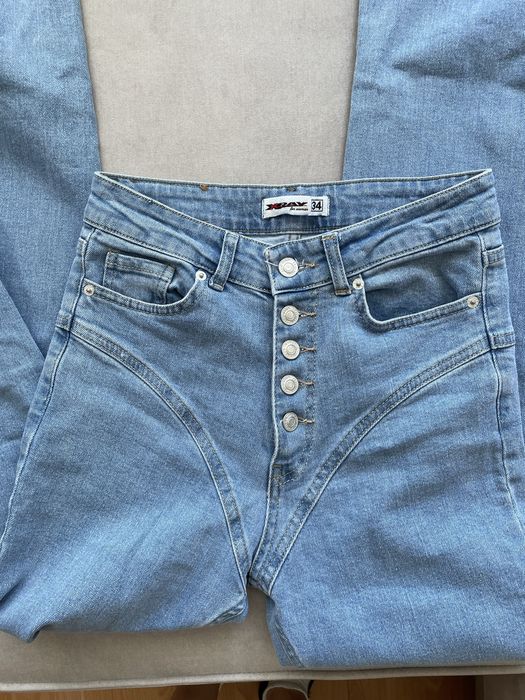 Джинси прямого крою з кокеткою