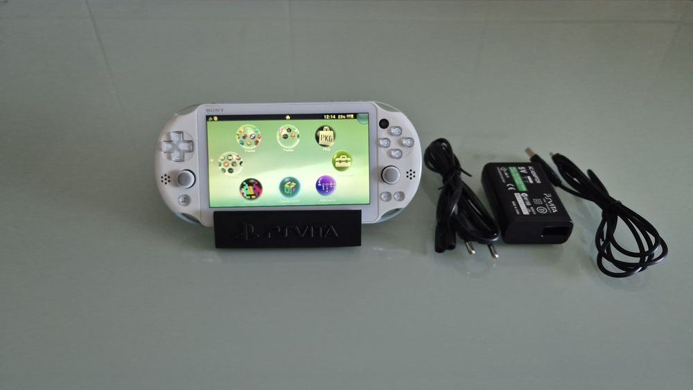 Ps vita slim com jogos instalados
