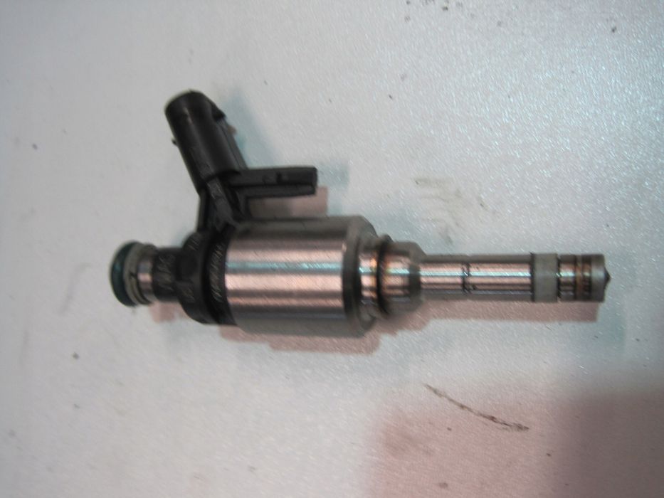 Wtrysk wtryskiwacz paliwa VW 06A906036A