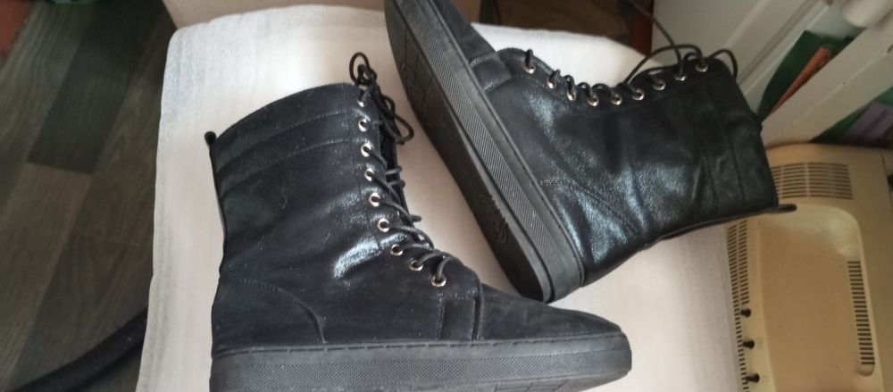 Ботинки жіночі розмір 40