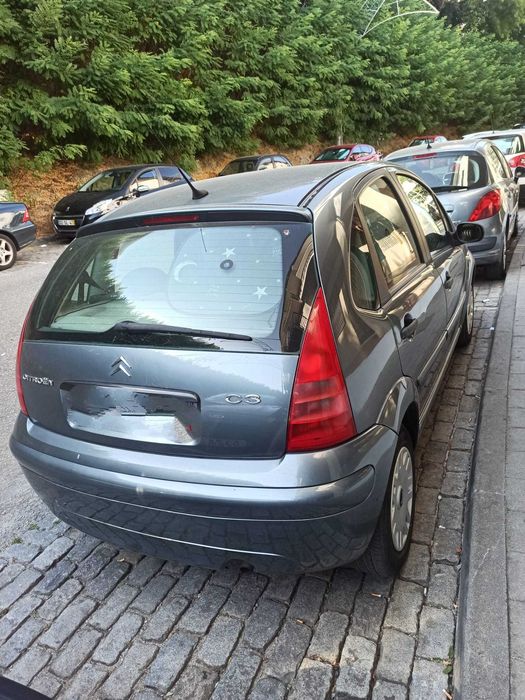 Vendo Carro Citroen C3 2005 em ótimo estado geral.