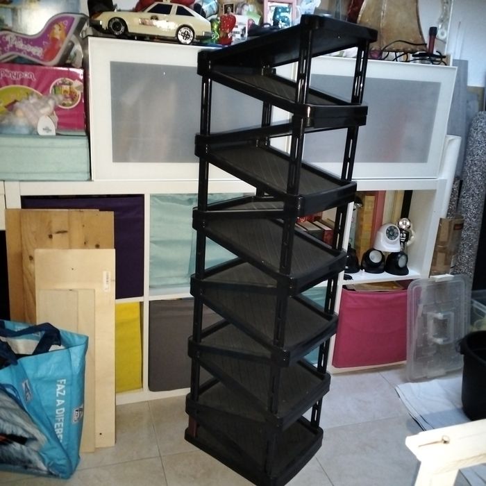 Sapateira de plástico